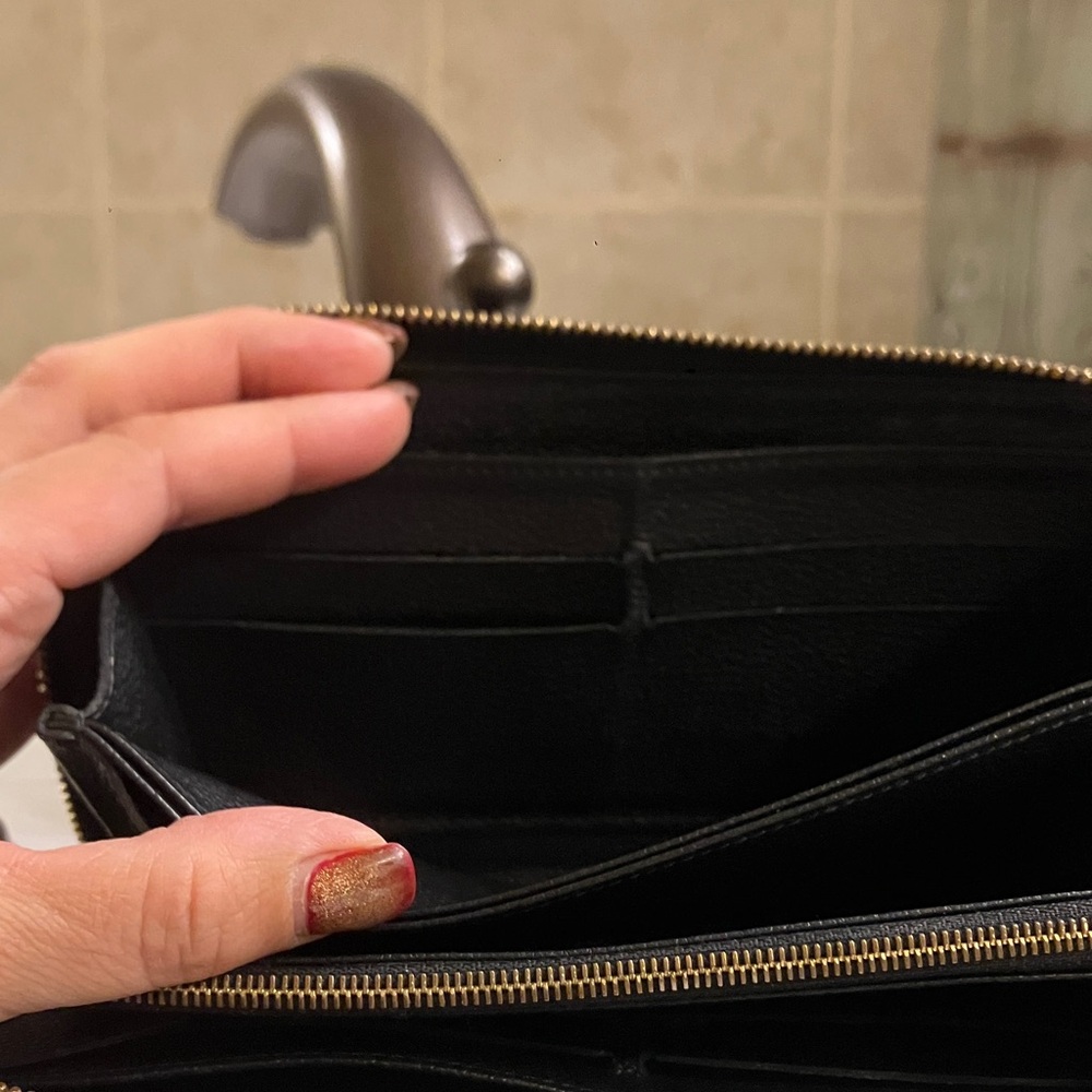 PRISTINE Louis Vuitton black empriente wallet!!  Very soft cow hide leather - Picture 8 of 10